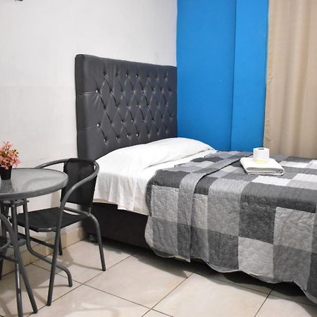 Aypa Hostal Trujillo Exterior photo